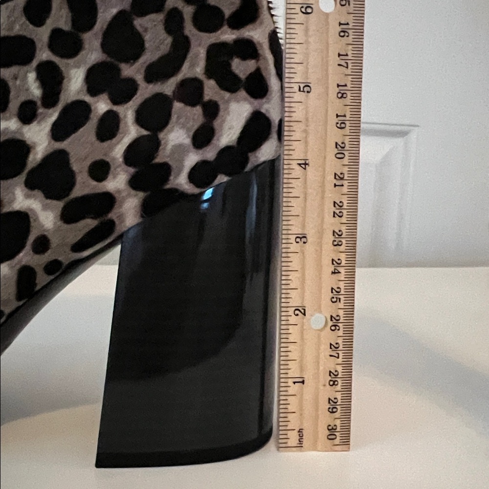 Nine West Jilene Black/Grey Leopard Print Boots Size 10 - Picture 5 of 9